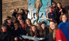 llynderw school group for sculpture by the sea photo P Holden